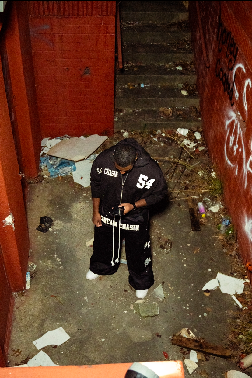 DC zip up hoodie black/white (cropped)